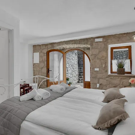 Вилла Stonehouse