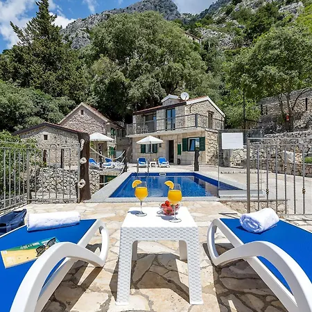 Вилла Stonehouse