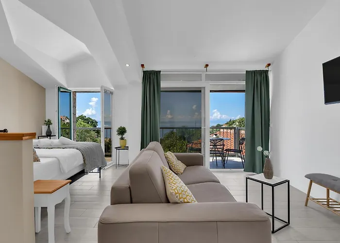 Stonehouse 别墅 马卡尔斯卡