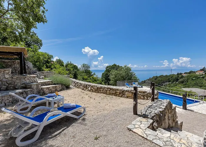 Stonehouse * 马卡尔斯卡