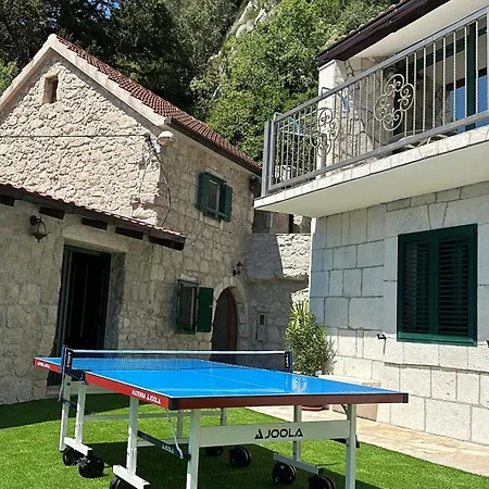 Stonehouse Villa